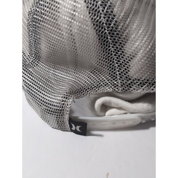 Hurley ICON Trucker Snapback White Cap - Picture 3 of 9